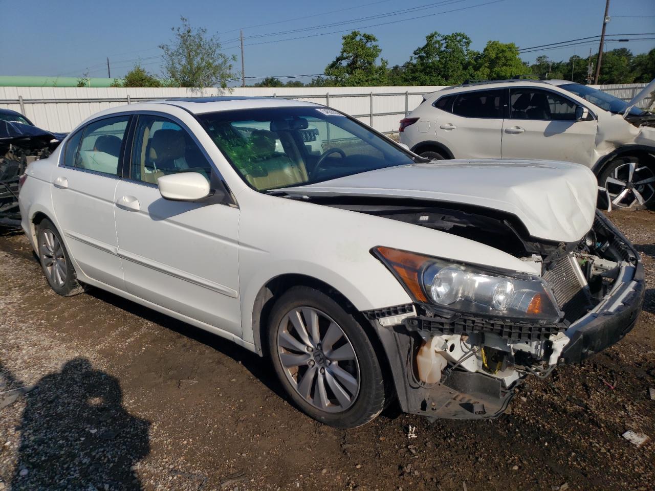 Photo 3 VIN: 1HGCP2F82CA033034 - HONDA ACCORD 