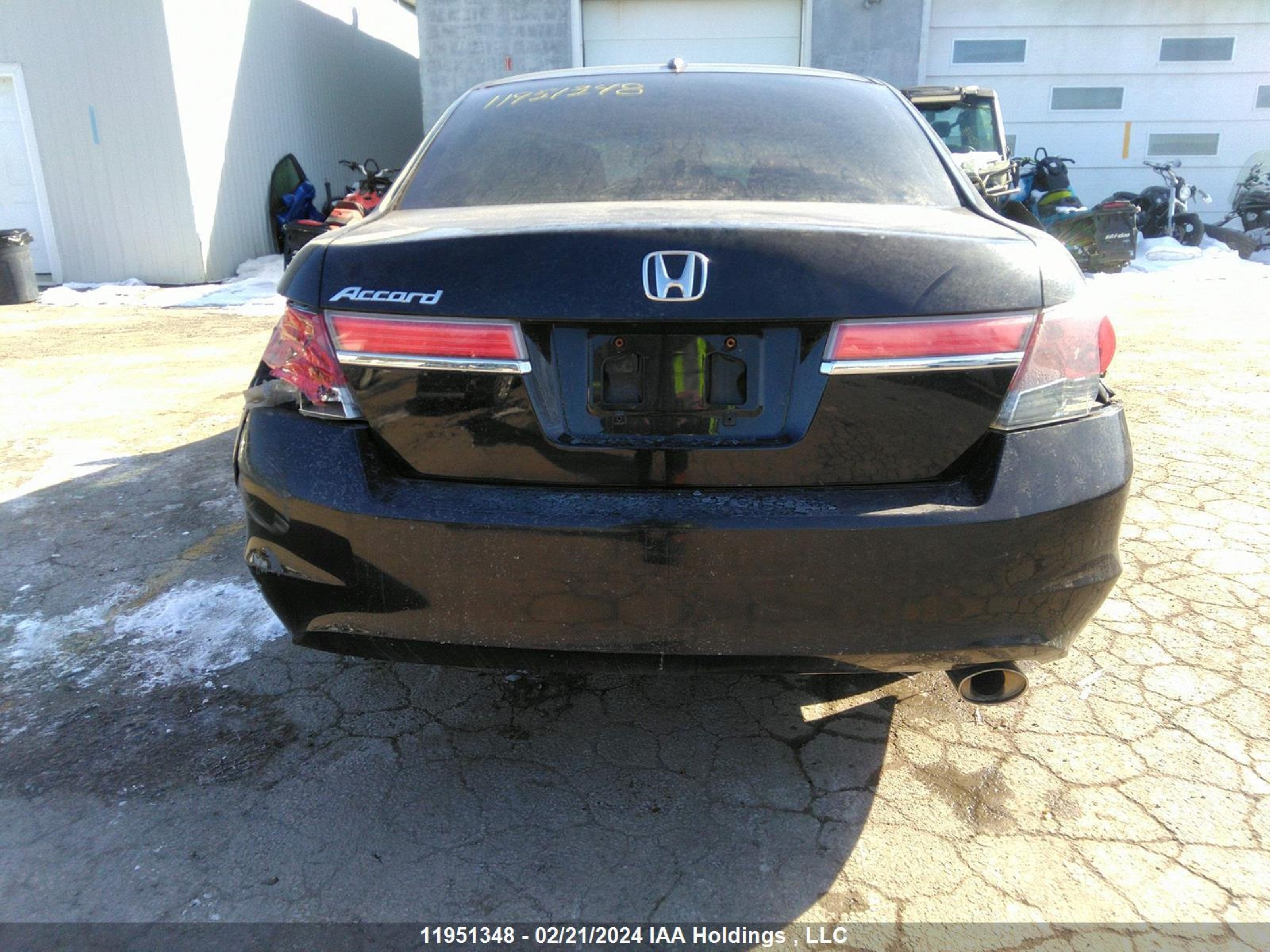 Photo 15 VIN: 1HGCP2F82CA801840 - HONDA ACCORD 