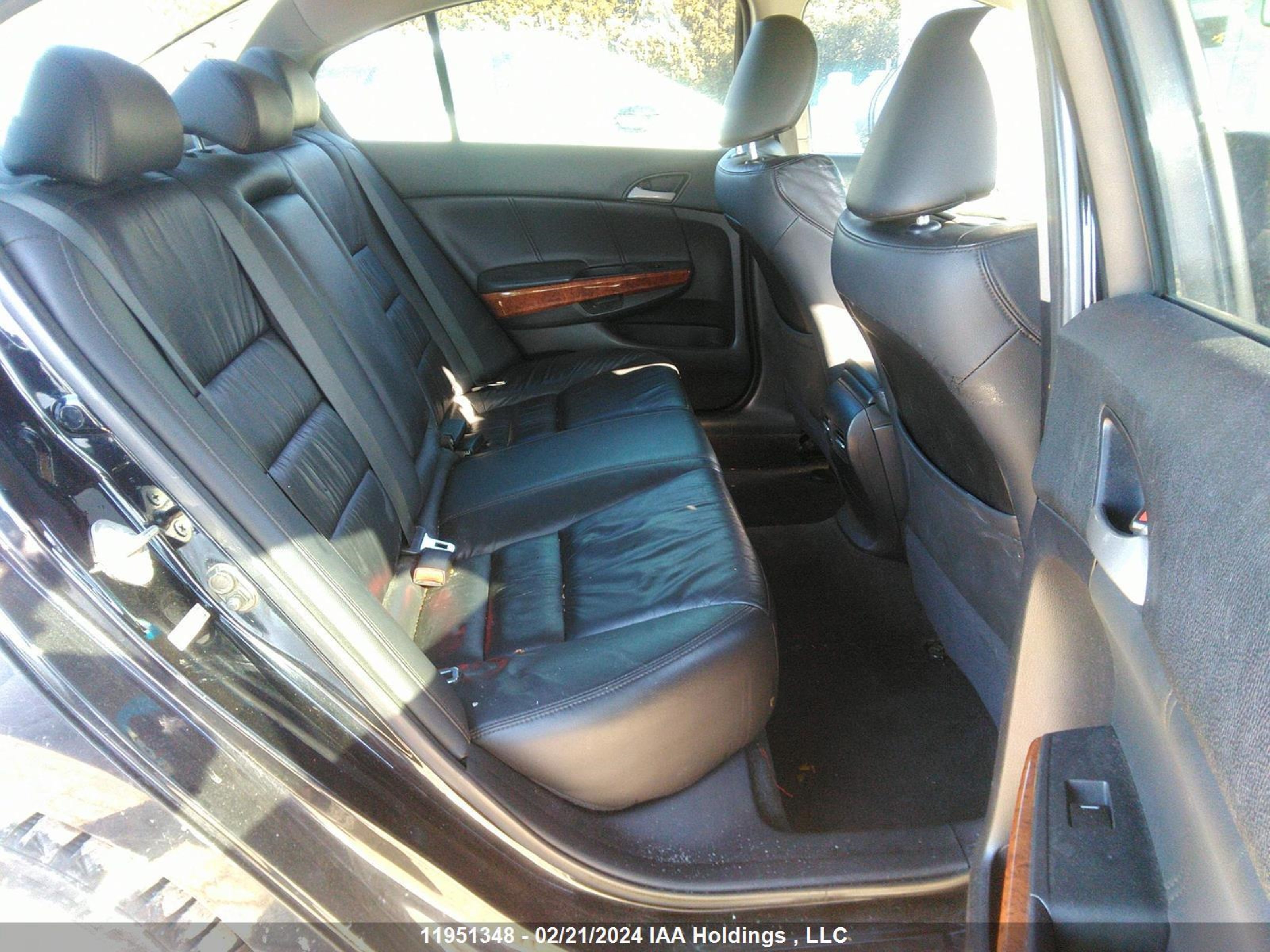 Photo 7 VIN: 1HGCP2F82CA801840 - HONDA ACCORD 