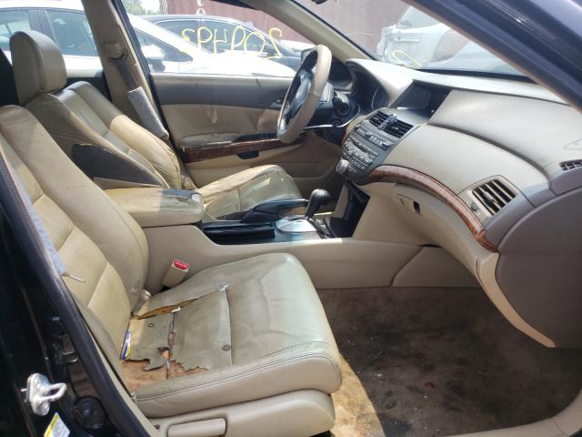 Photo 4 VIN: 1HGCP2F83AA013436 - HONDA ACCORD SDN 