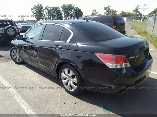 Photo 2 VIN: 1HGCP2F83AA052365 - HONDA ACCORD SDN 