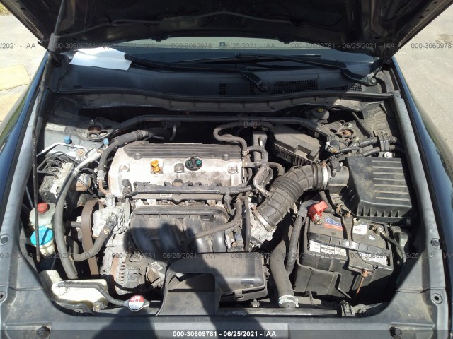 Photo 9 VIN: 1HGCP2F83AA052365 - HONDA ACCORD SDN 