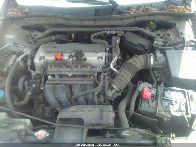 Photo 9 VIN: 1HGCP2F83AA064970 - HONDA ACCORD SDN 