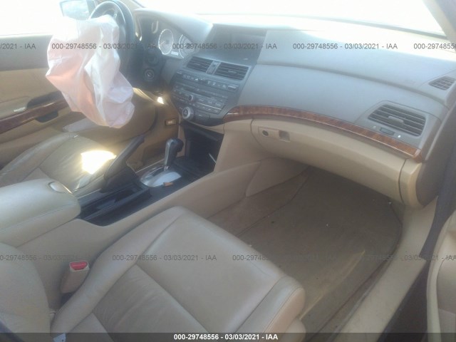 Photo 4 VIN: 1HGCP2F83AA099556 - HONDA ACCORD SDN 