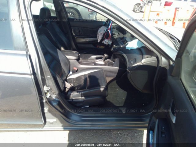 Photo 4 VIN: 1HGCP2F83AA109695 - HONDA ACCORD SDN 