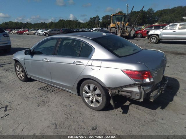 Photo 2 VIN: 1HGCP2F83AA143748 - HONDA ACCORD SDN 