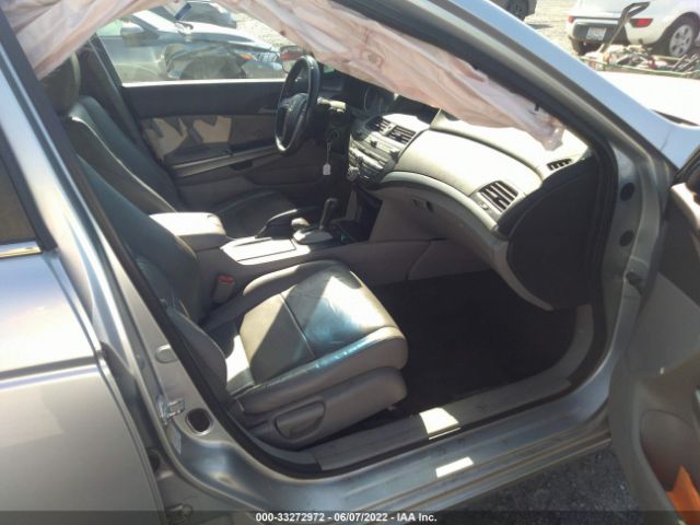 Photo 4 VIN: 1HGCP2F83AA143748 - HONDA ACCORD SDN 