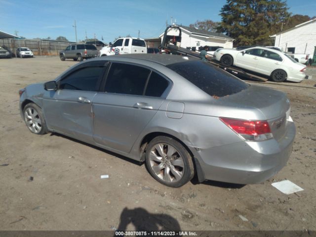 Photo 2 VIN: 1HGCP2F83AA143865 - HONDA ACCORD 