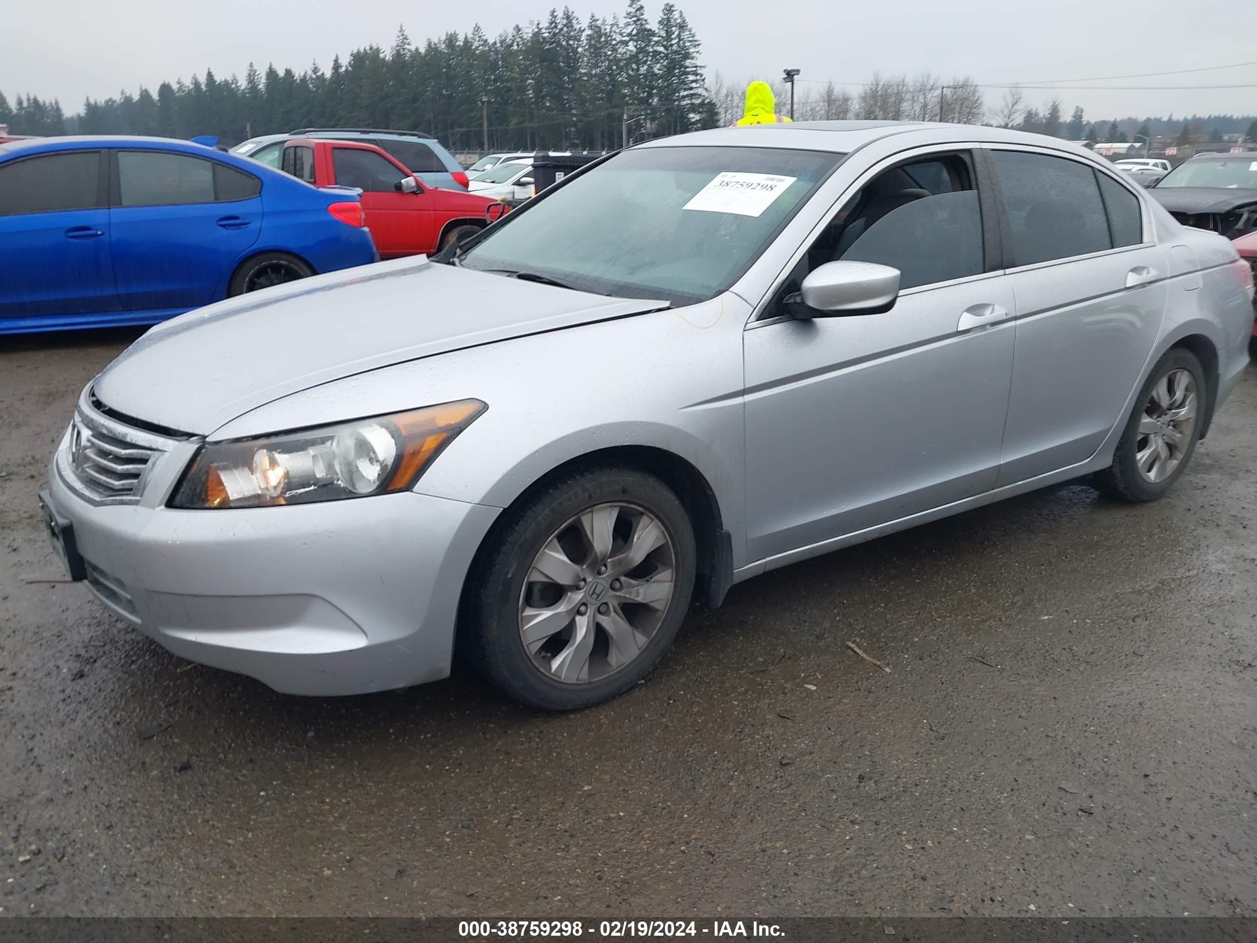 Photo 1 VIN: 1HGCP2F83AA162350 - HONDA ACCORD 