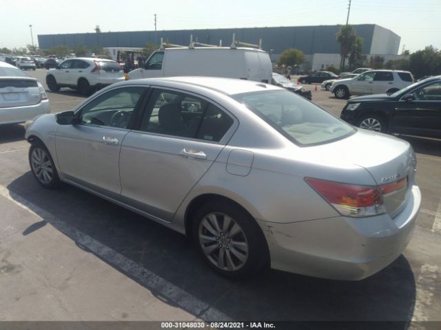 Photo 2 VIN: 1HGCP2F83BA016841 - HONDA ACCORD SDN 