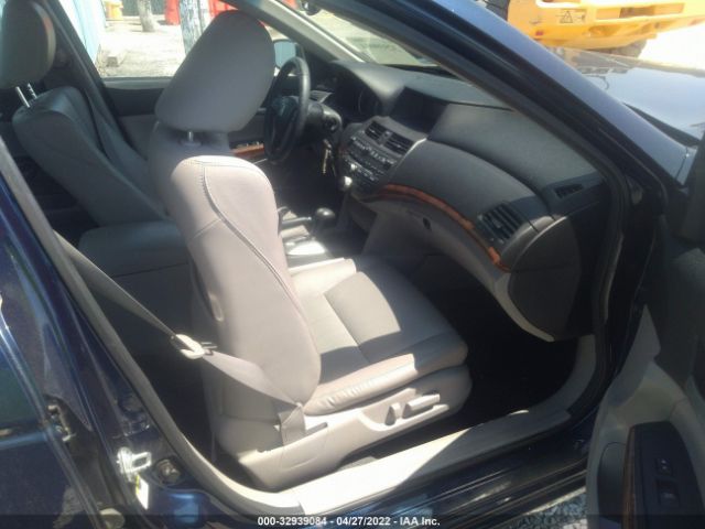 Photo 4 VIN: 1HGCP2F83BA019268 - HONDA ACCORD SDN 