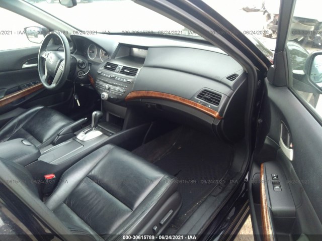 Photo 4 VIN: 1HGCP2F83BA029072 - HONDA ACCORD SDN 