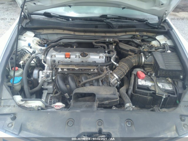 Photo 9 VIN: 1HGCP2F83BA101503 - HONDA ACCORD SDN 