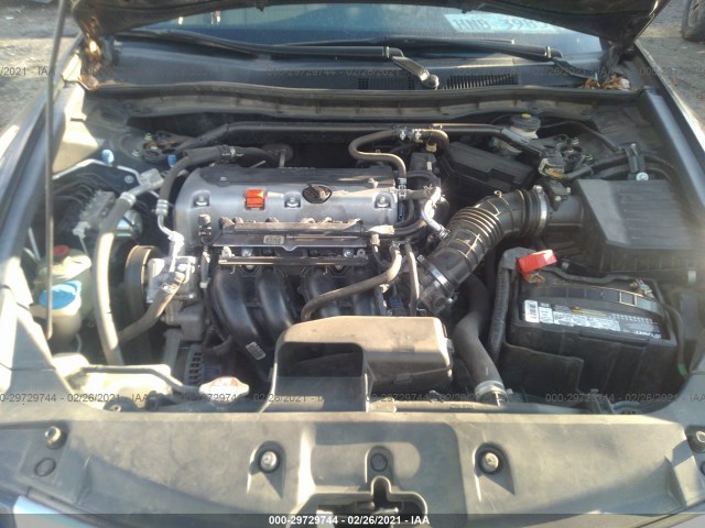 Photo 9 VIN: 1HGCP2F83BA110928 - HONDA ACCORD SDN 