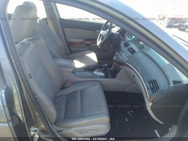 Photo 4 VIN: 1HGCP2F83BA150250 - HONDA ACCORD SDN 