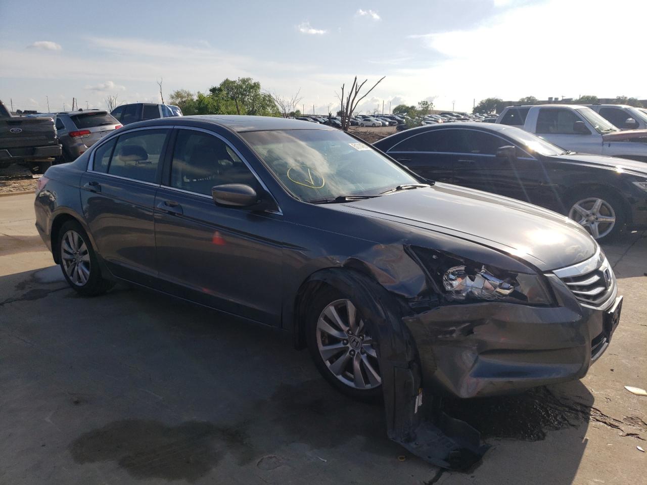 Photo 3 VIN: 1HGCP2F83CA120845 - HONDA ACCORD 