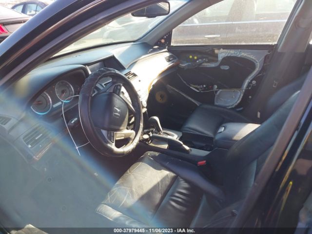 Photo 4 VIN: 1HGCP2F83CA166725 - HONDA ACCORD SDN 