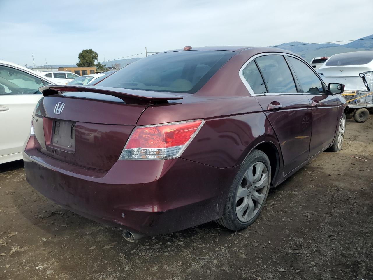 Photo 2 VIN: 1HGCP2F84AA079834 - HONDA ACCORD 