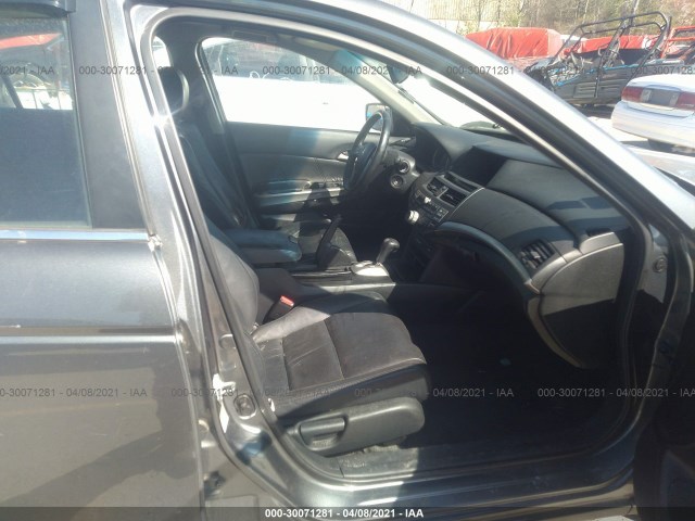 Photo 4 VIN: 1HGCP2F84AA117630 - HONDA ACCORD SDN 