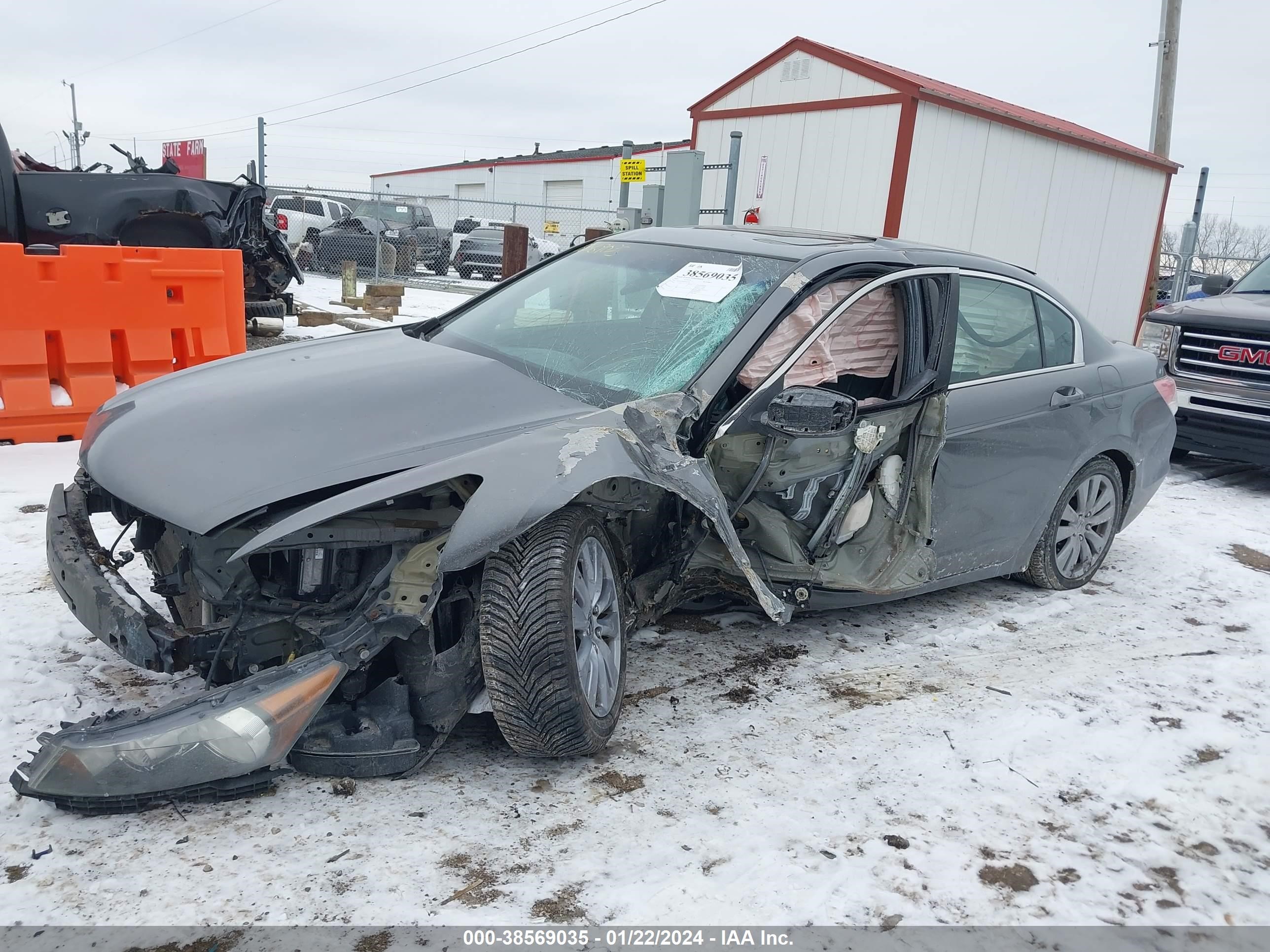 Photo 12 VIN: 1HGCP2F84BA020199 - HONDA ACCORD 