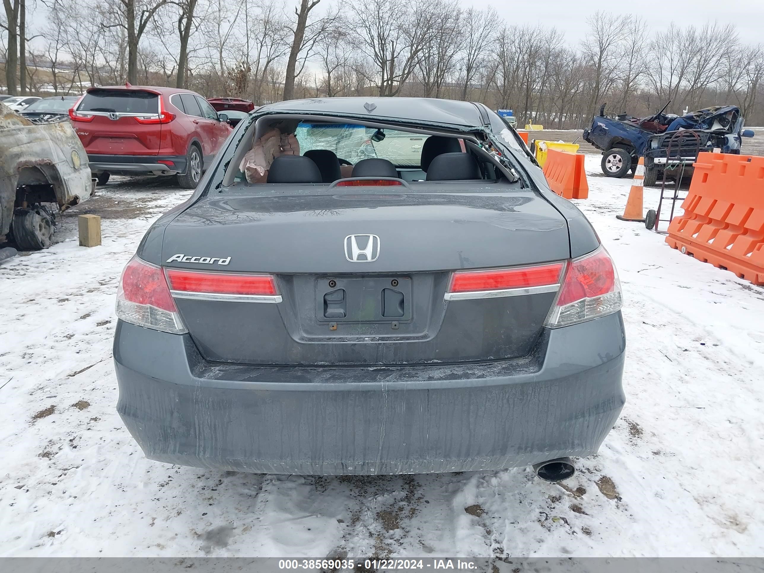 Photo 14 VIN: 1HGCP2F84BA020199 - HONDA ACCORD 