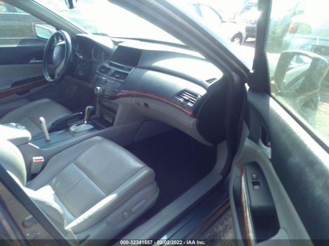 Photo 4 VIN: 1HGCP2F84BA058466 - HONDA ACCORD SDN 