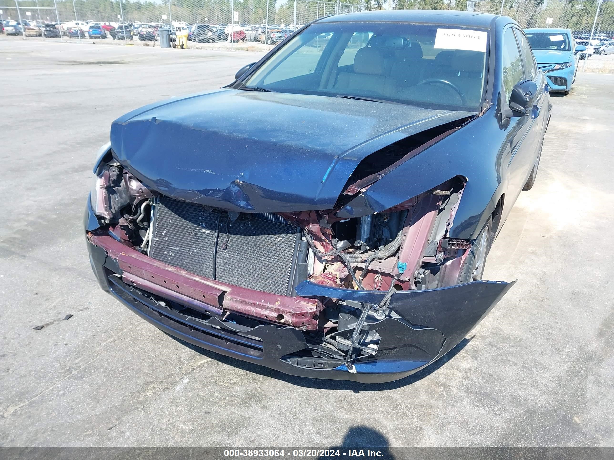 Photo 5 VIN: 1HGCP2F84BA150791 - HONDA ACCORD 