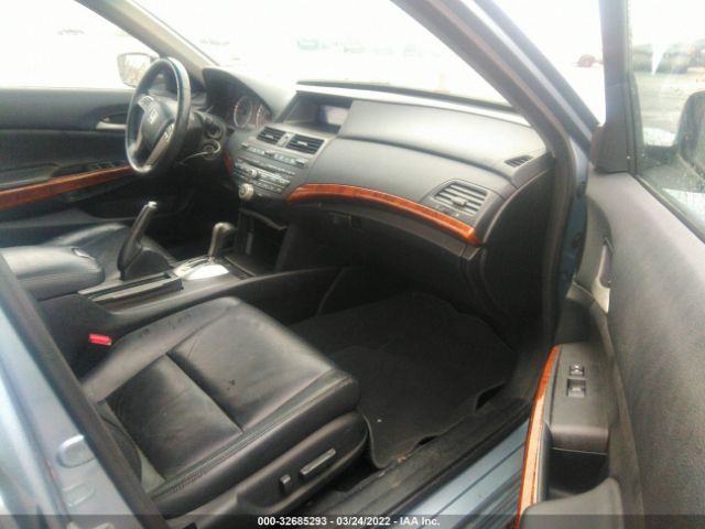 Photo 4 VIN: 1HGCP2F84CA038056 - HONDA ACCORD SDN 