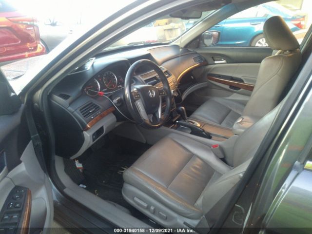 Photo 4 VIN: 1HGCP2F84CA110972 - HONDA ACCORD SDN 