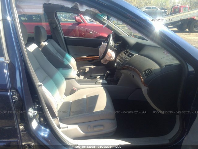 Photo 4 VIN: 1HGCP2F84CA146001 - HONDA ACCORD SDN 