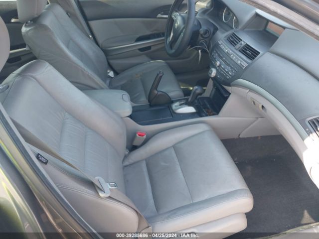 Photo 4 VIN: 1HGCP2F85AA054229 - HONDA ACCORD 