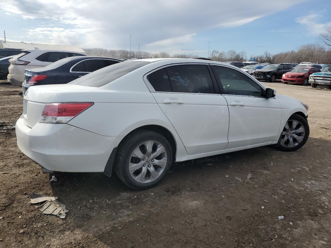 Photo 2 VIN: 1HGCP2F85AA071578 - HONDA ACCORD 