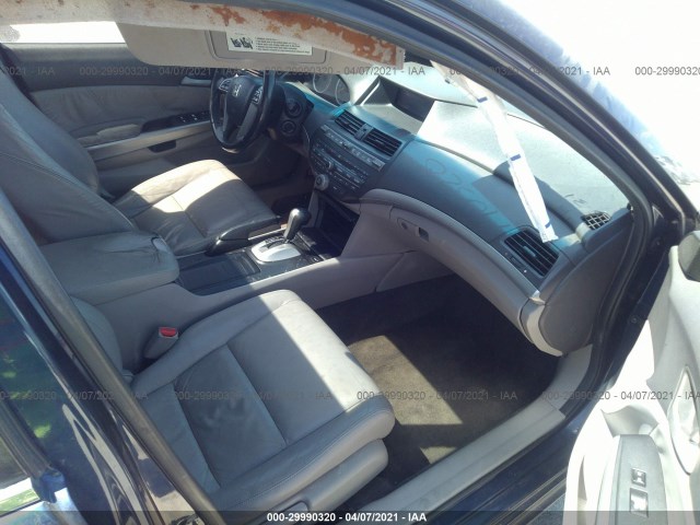 Photo 4 VIN: 1HGCP2F85AA104479 - HONDA ACCORD SDN 