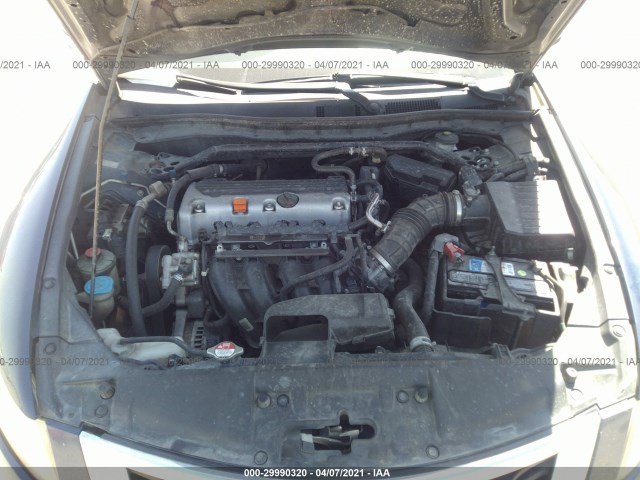 Photo 9 VIN: 1HGCP2F85AA104479 - HONDA ACCORD SDN 