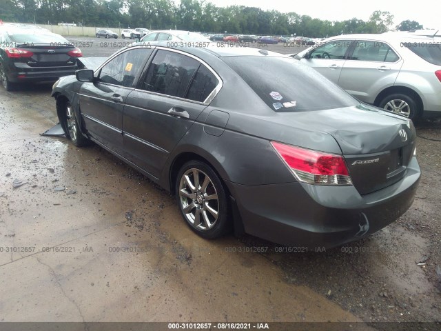 Photo 2 VIN: 1HGCP2F85AA157490 - HONDA ACCORD SDN 