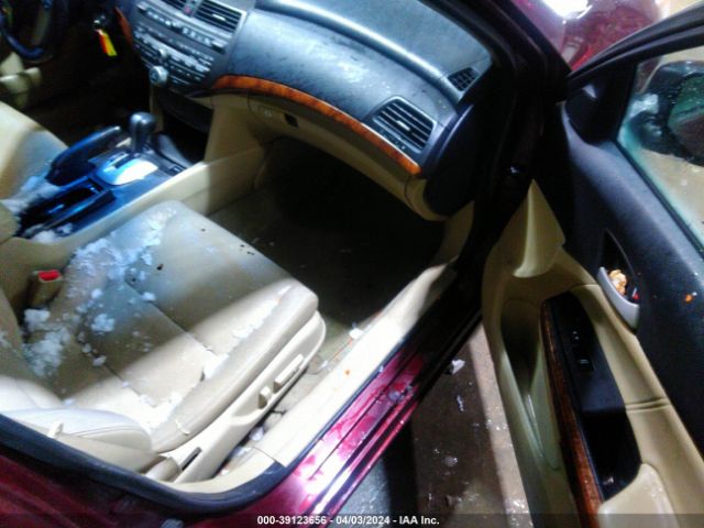 Photo 4 VIN: 1HGCP2F85BA007770 - HONDA ACCORD 