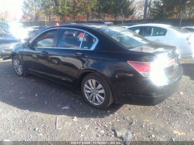 Photo 2 VIN: 1HGCP2F85BA010068 - HONDA ACCORD SDN 