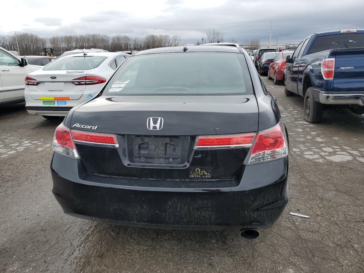 Photo 5 VIN: 1HGCP2F85BA043958 - HONDA ACCORD 