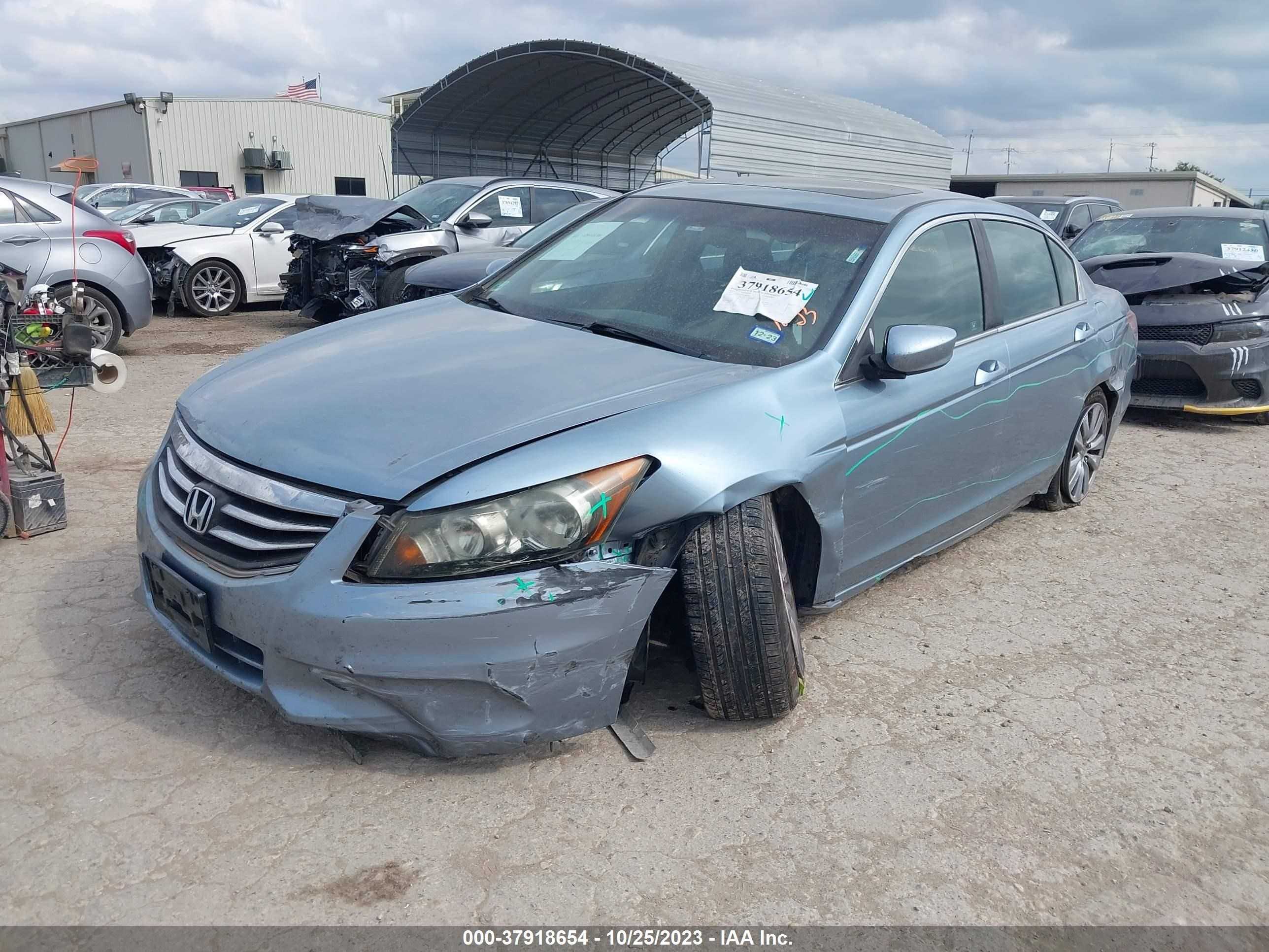 Photo 1 VIN: 1HGCP2F85BA064745 - HONDA ACCORD 