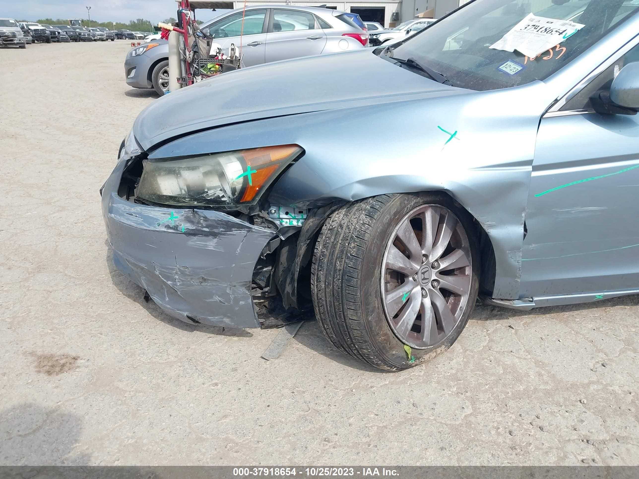 Photo 5 VIN: 1HGCP2F85BA064745 - HONDA ACCORD 