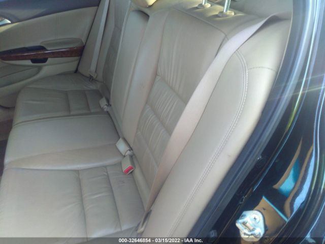 Photo 7 VIN: 1HGCP2F86AA070262 - HONDA ACCORD SDN 