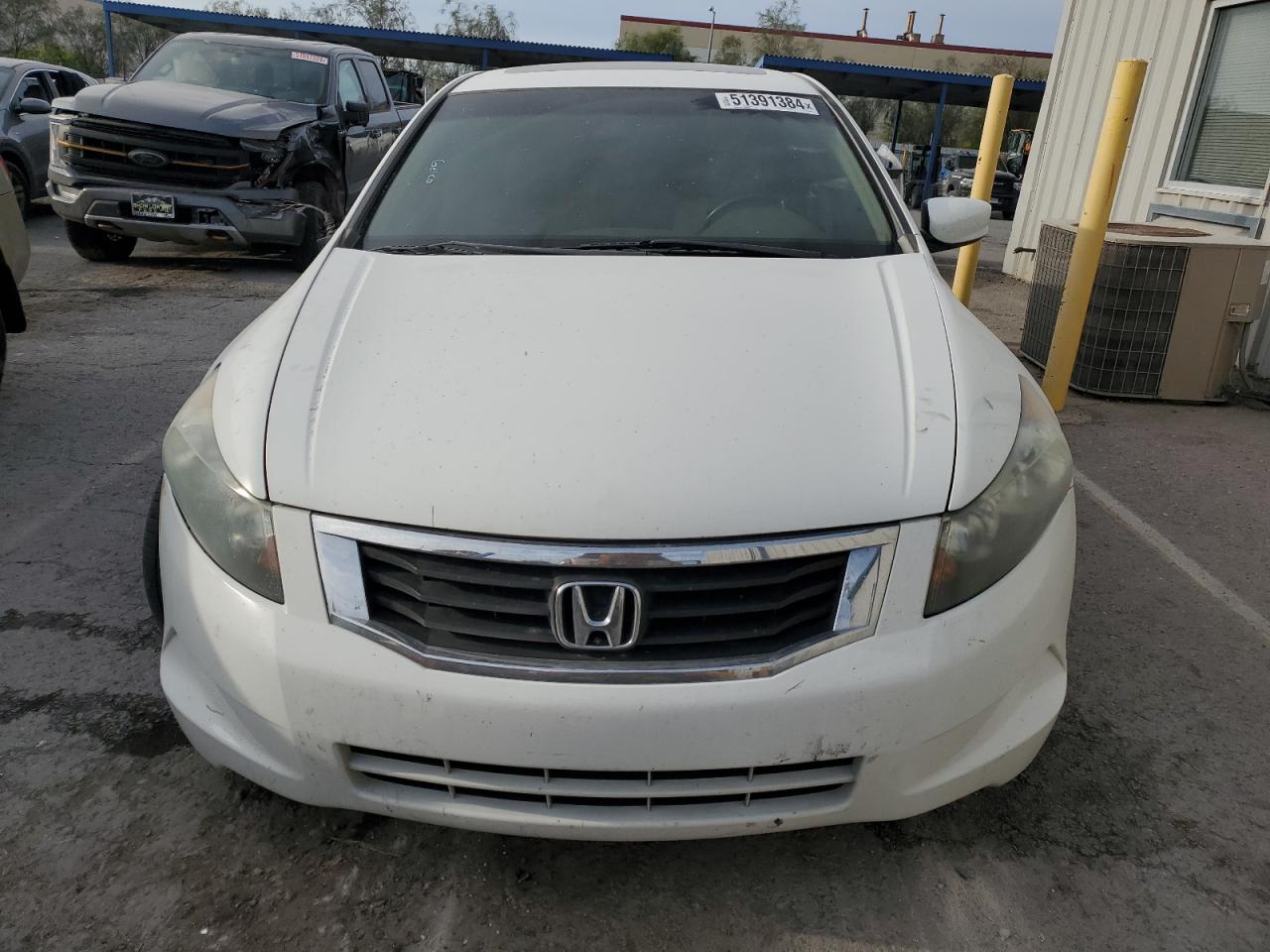 Photo 4 VIN: 1HGCP2F86AA075428 - HONDA ACCORD 