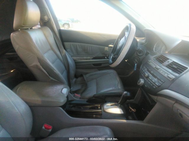 Photo 4 VIN: 1HGCP2F86AA104488 - HONDA ACCORD SDN 