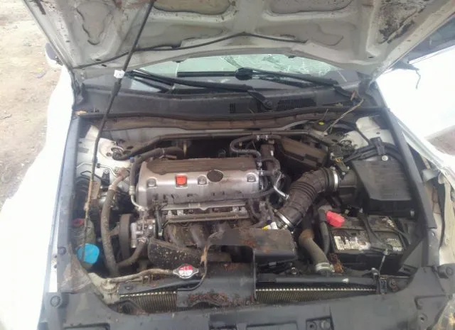 Photo 9 VIN: 1HGCP2F86AA105608 - HONDA ACCORD SDN 