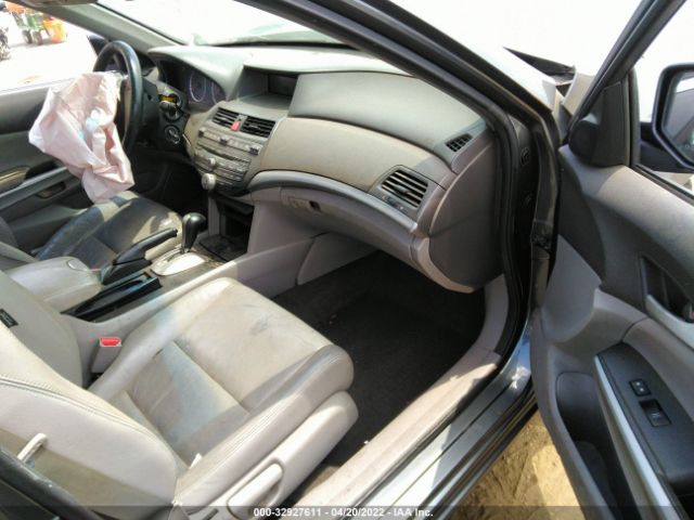 Photo 4 VIN: 1HGCP2F86AA112302 - HONDA ACCORD SDN 