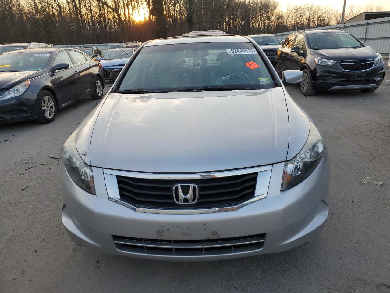 Photo 4 VIN: 1HGCP2F86AA155960 - HONDA ACCORD 