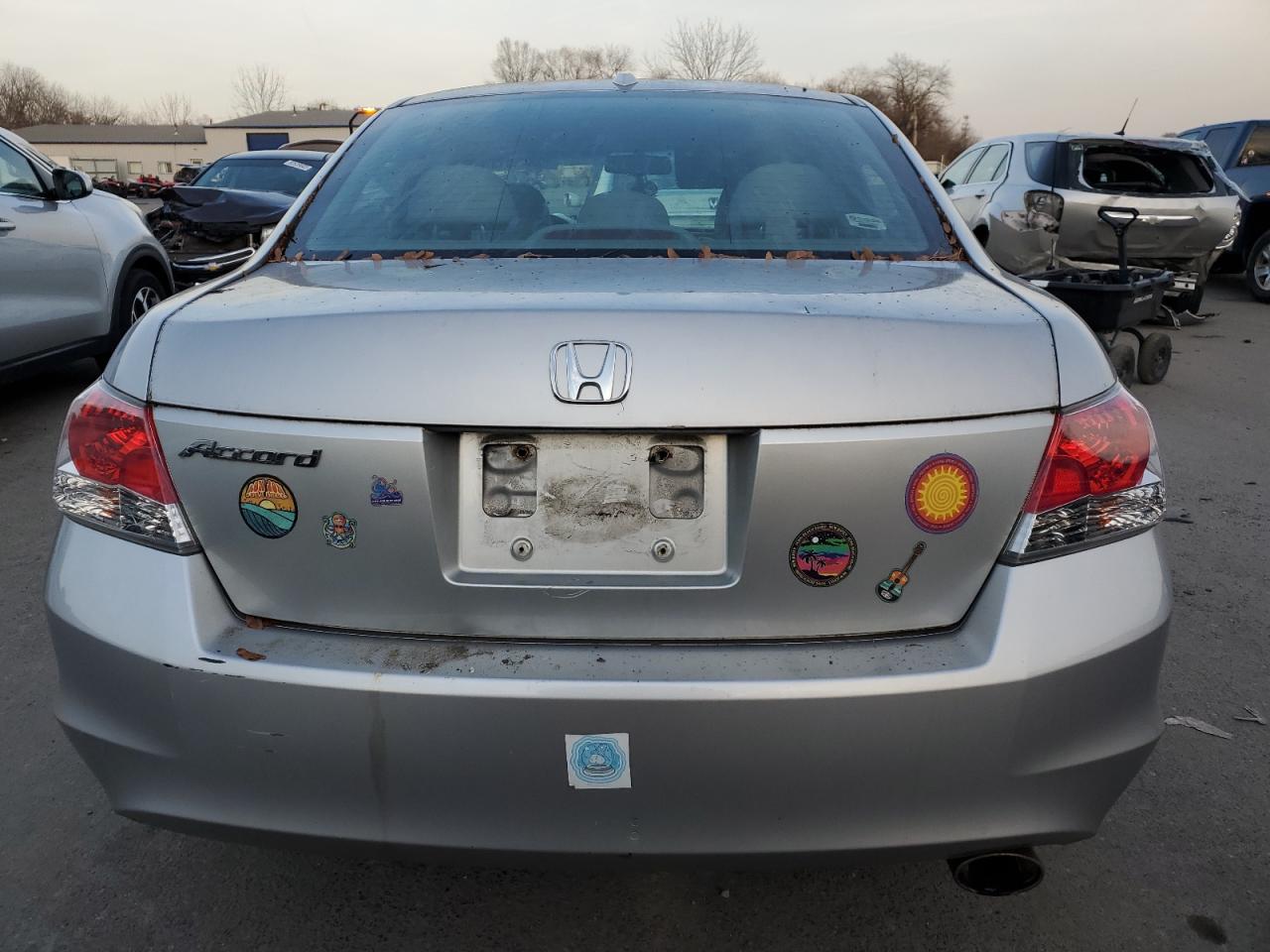 Photo 5 VIN: 1HGCP2F86AA155960 - HONDA ACCORD 