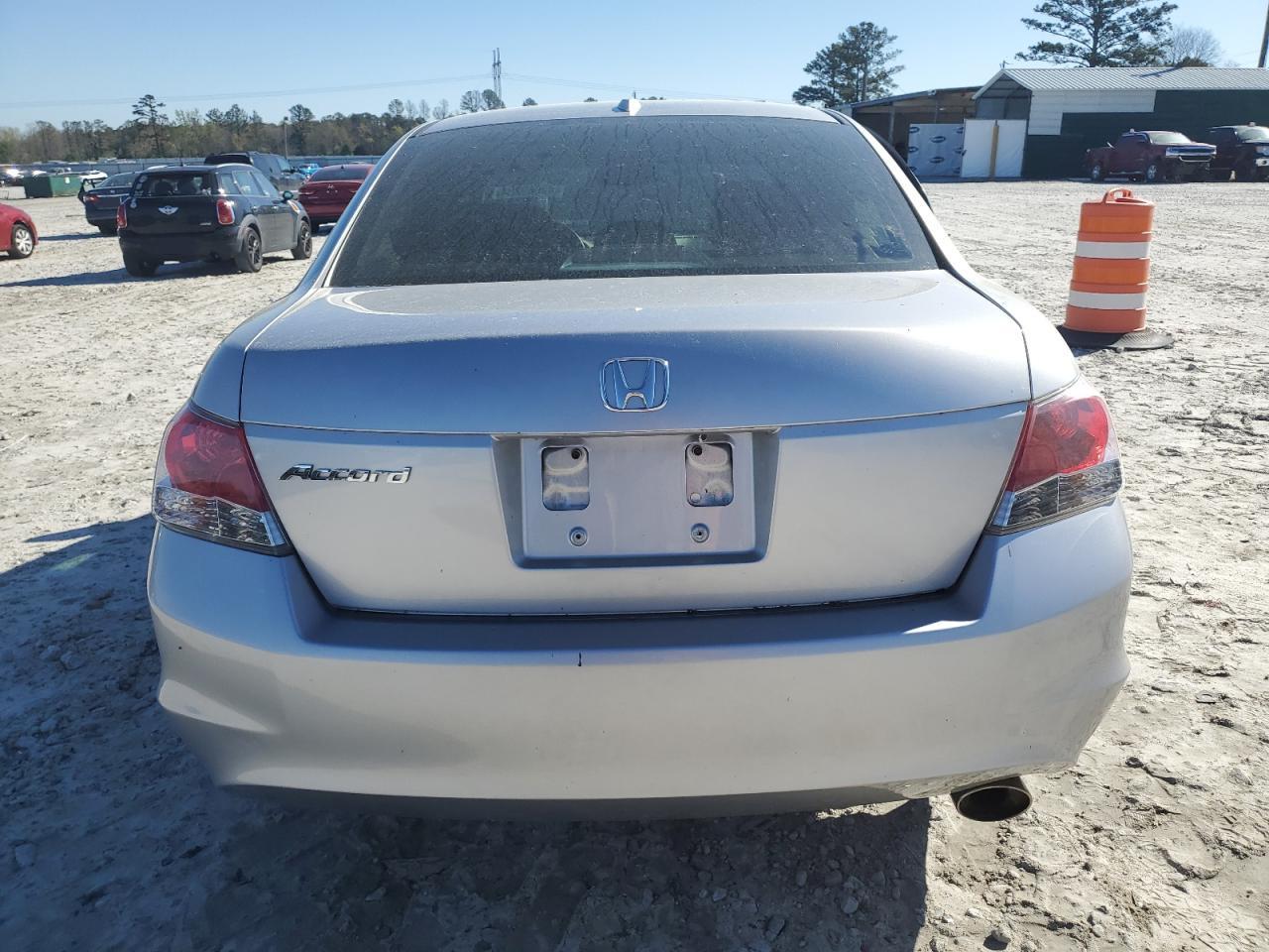 Photo 5 VIN: 1HGCP2F86AA174511 - HONDA ACCORD 