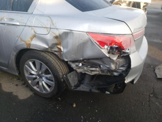 Photo 8 VIN: 1HGCP2F86BA002013 - HONDA ACCORD EXL 