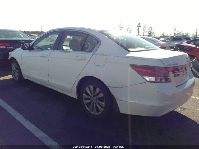 Photo 2 VIN: 1HGCP2F86BA017899 - HONDA ACCORD 